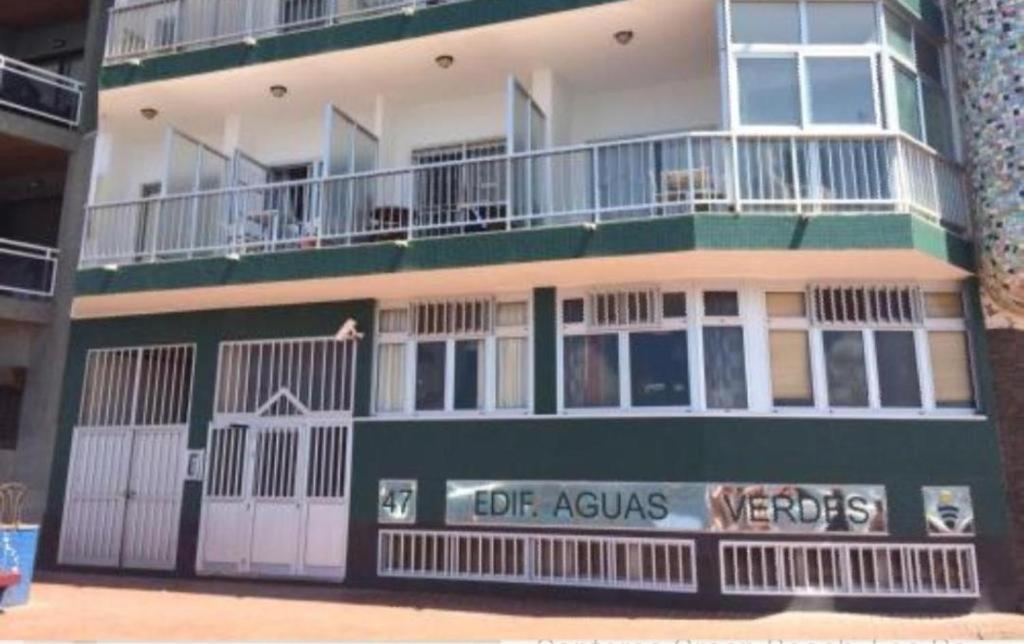 Green Water At The Beach Las Palmas Exterior photo