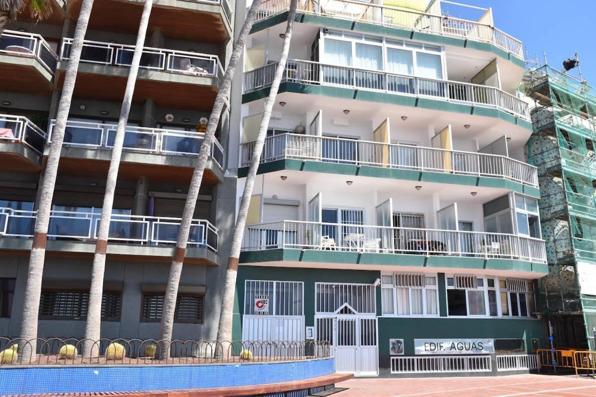 Green Water At The Beach Las Palmas Exterior photo
